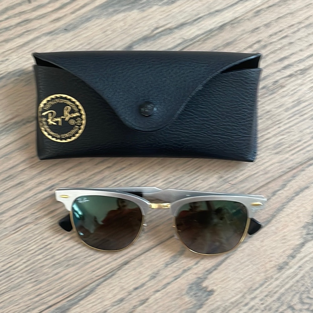 Ray-Ban Sunglasses with case